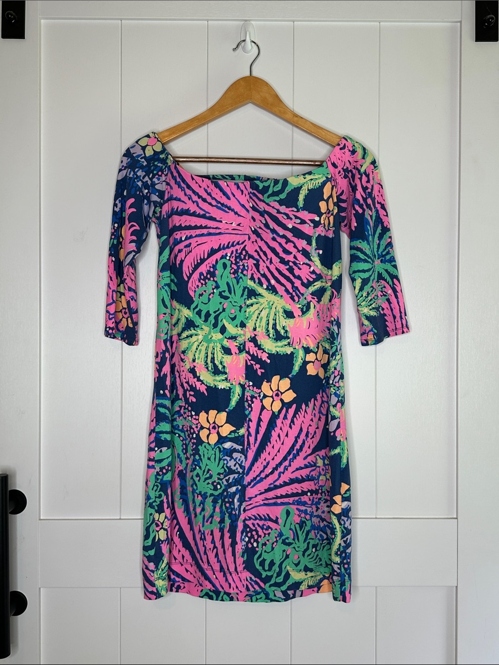 Lilly Pulitzer Navy Tropical Shift Dress in Pink & Green Size Small - Picture 4 of 4